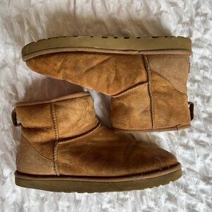UGGs Mini II brown booties